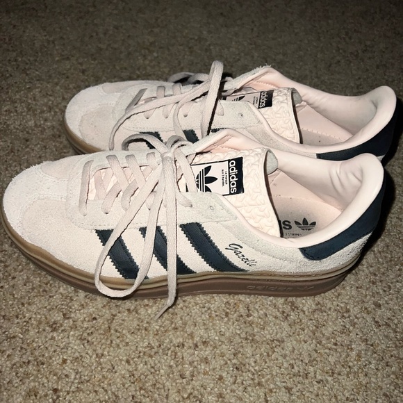Adidas Sneakers - Picture 1 of 4